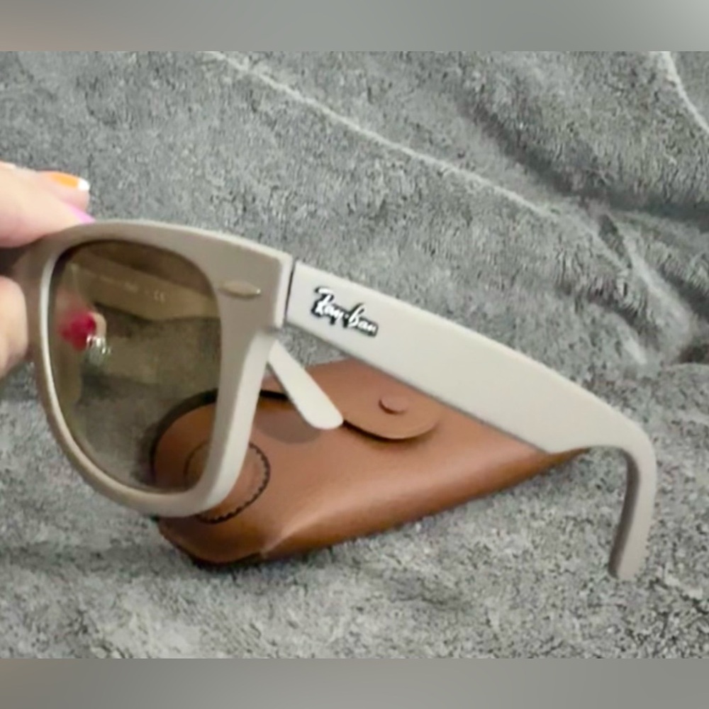 NWOT Ray-Ban Wayfarer RB 2140 Sunglasses: w/ Branded Case. NEVER WORN! ๐๐๐ผ - Picture 2 of 7